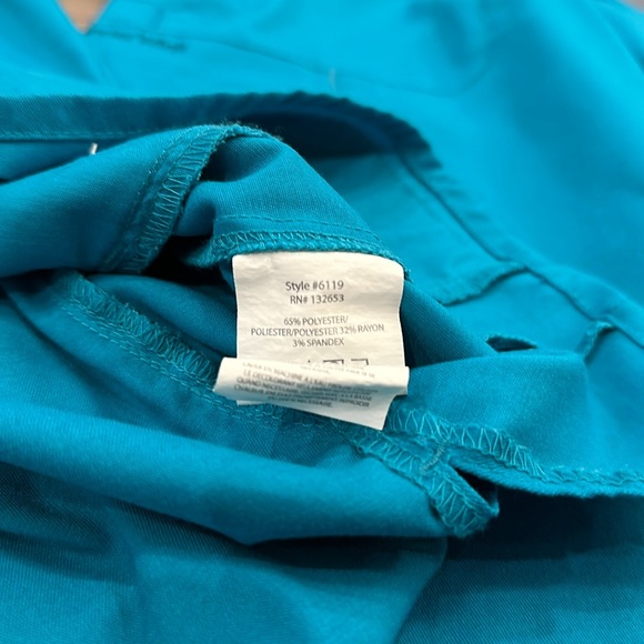 WONDERWINK TEAL BLUE XS CHARLOTTE V-NECK NEXT TOP 6119 AND LOGAN XS PANTS 5119 - Picture 7 of 8